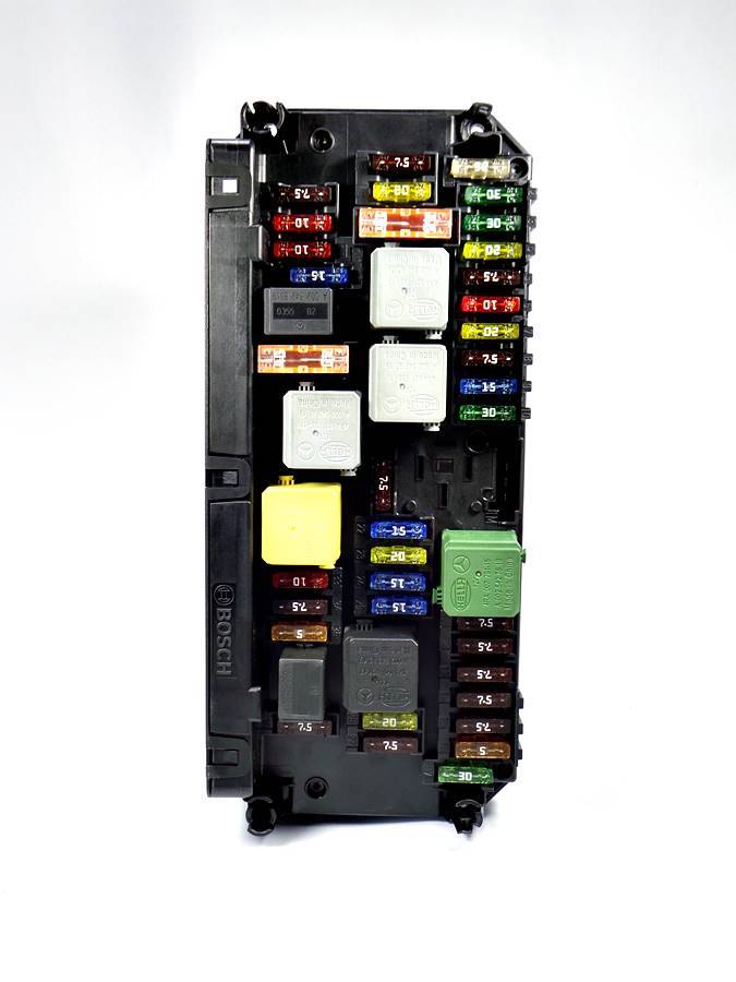 thumbnail image 2 of Mercedes X164 GL450 R350 ML550 Front SAM Control Module – A1645402501 (Used) 2 of 4