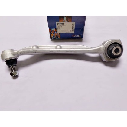 Mercedes w204 lower arm oem RH for sales in Malaysia